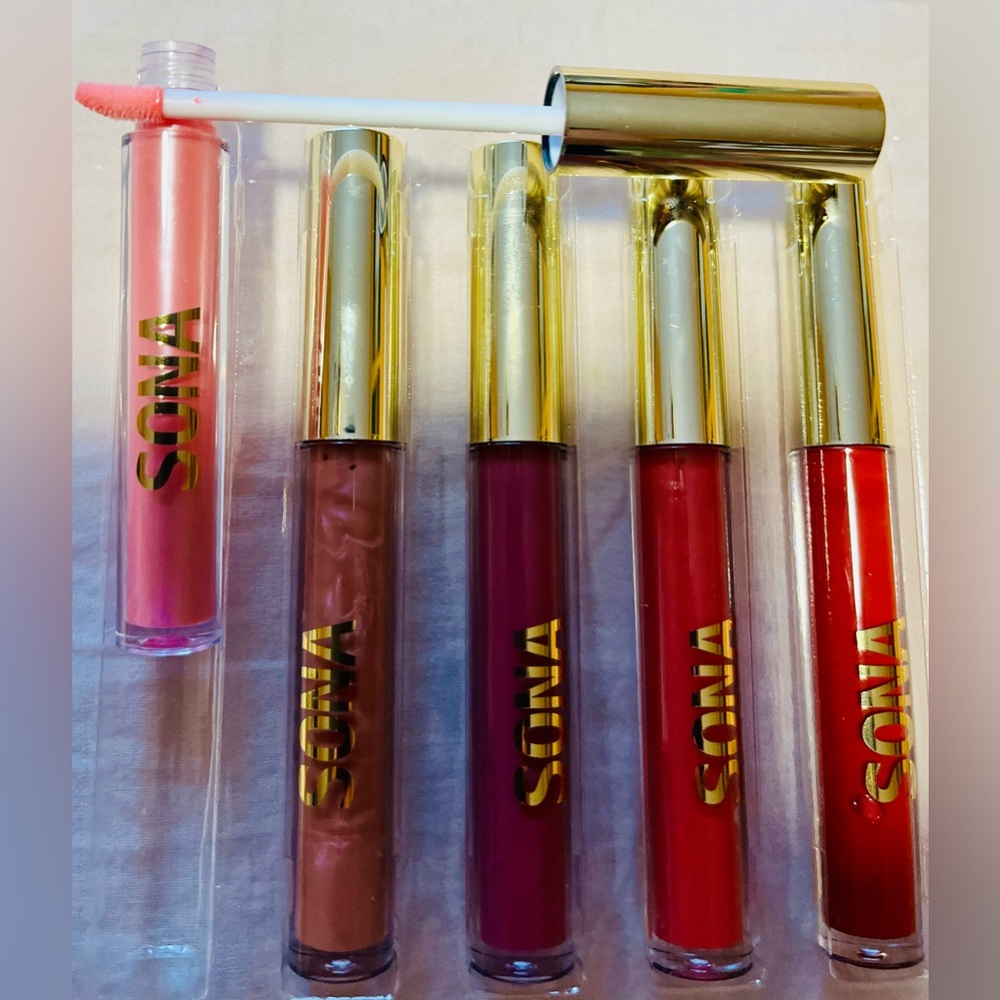 Sona 5 lip glosses